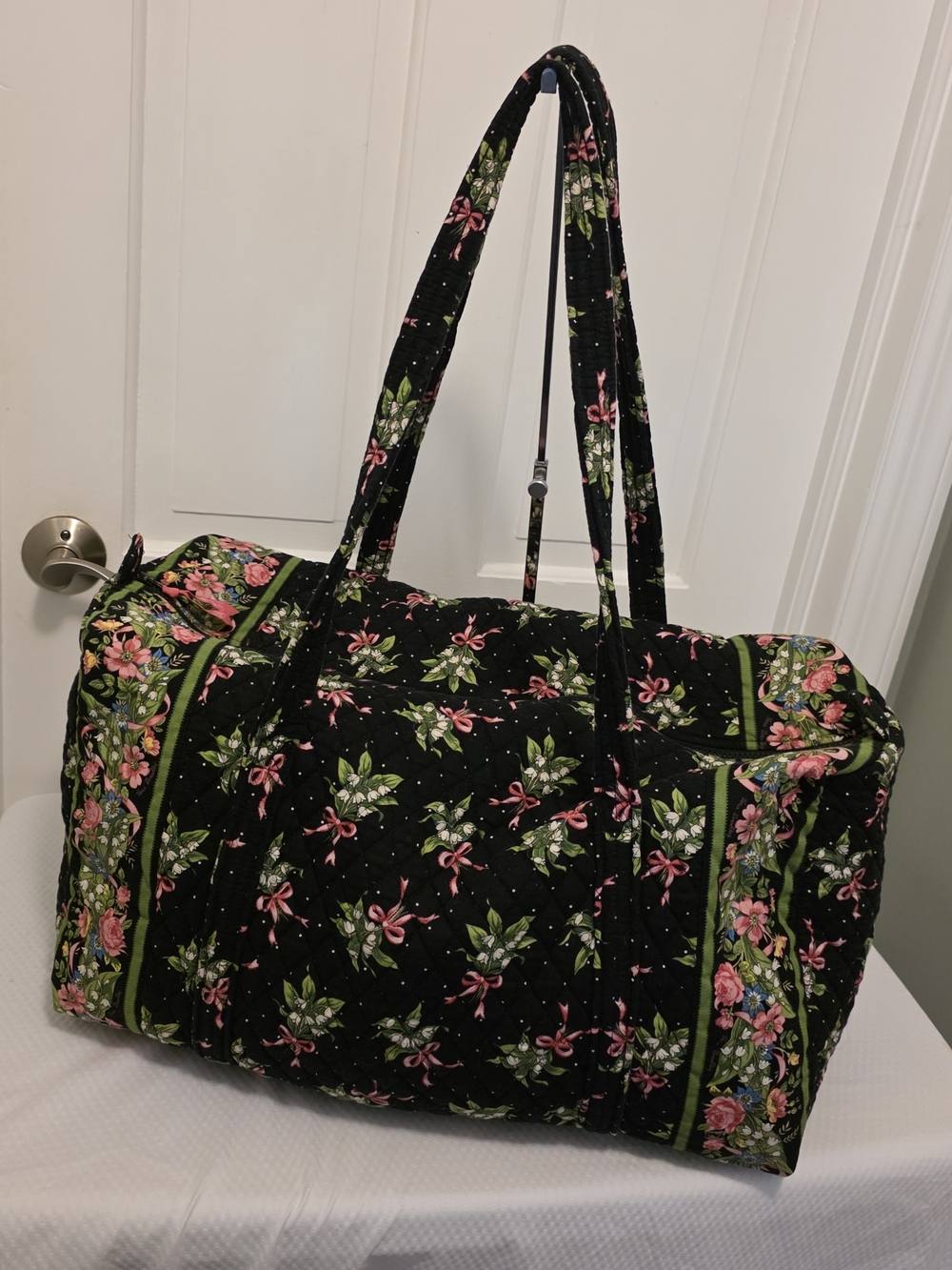 Vintage Vera Bradley Black Quilted Floral XLge. Travel Bag New Hope 2004 PATTERN